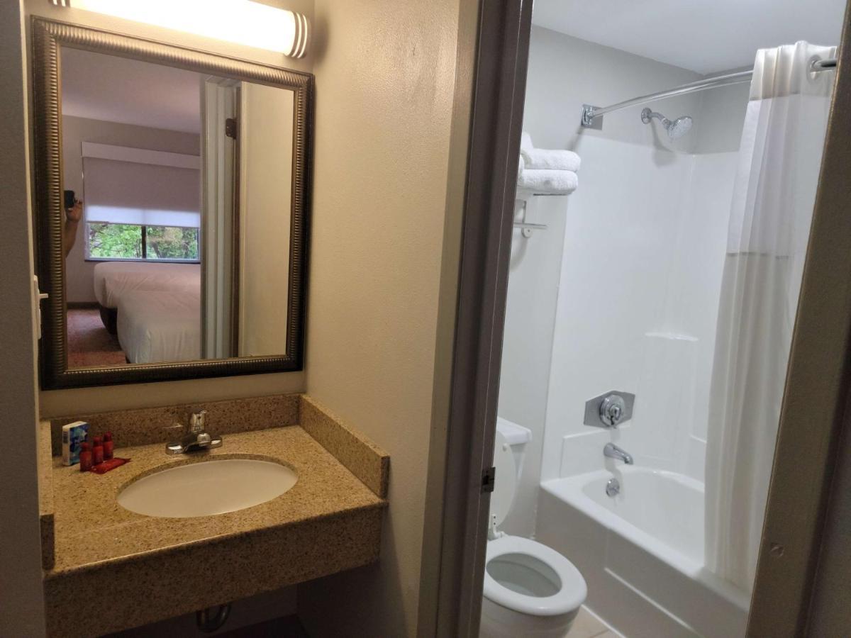 Hotel Spark By Hilton Hummelstown Hershey