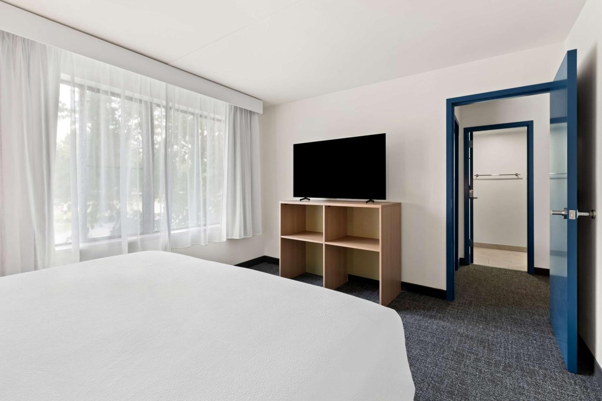 Hotel Spark By Hilton Hummelstown Hershey