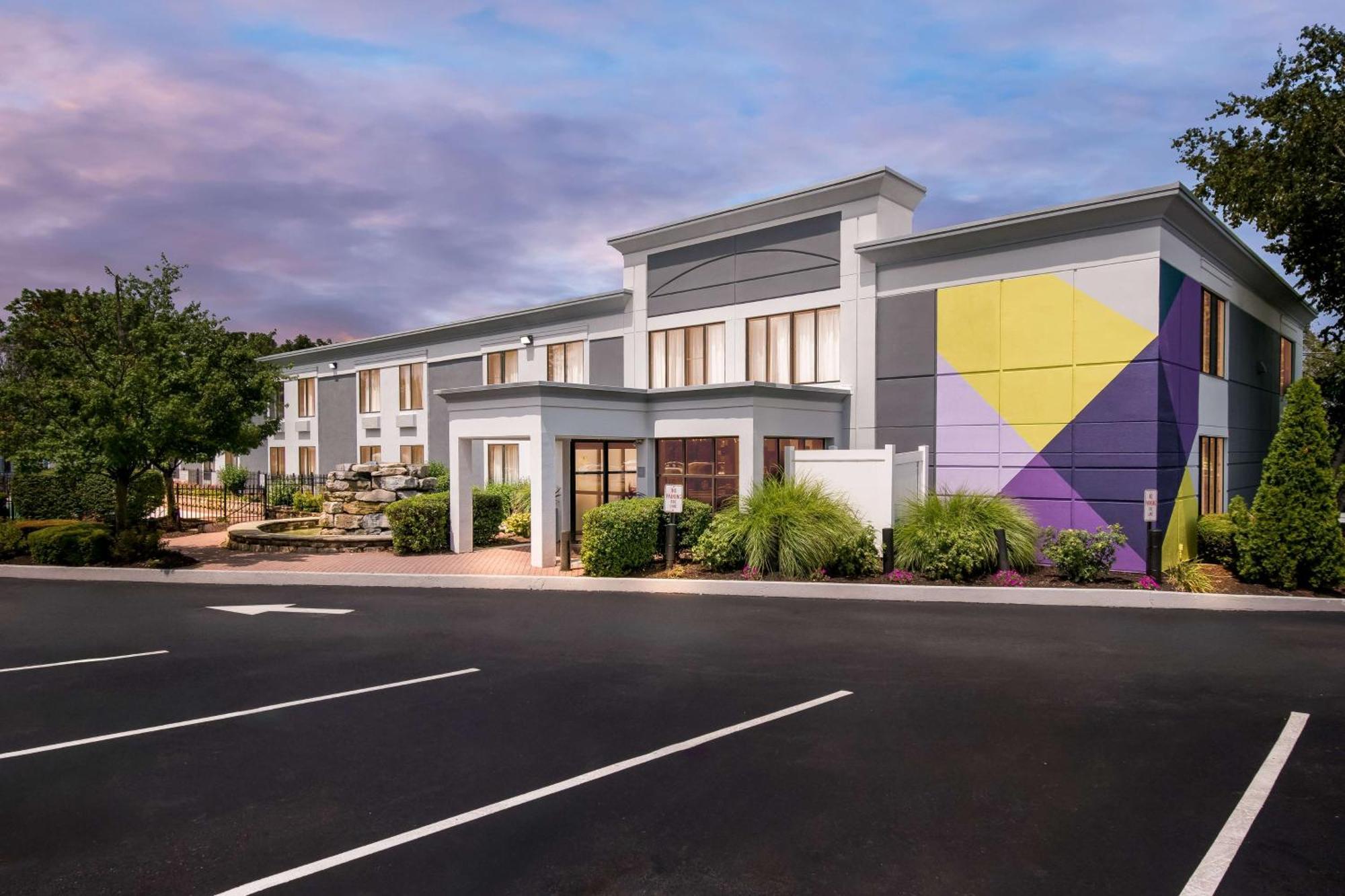 Spark By Hilton Hummelstown Hotel